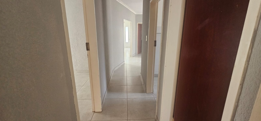 To Let 3 Bedroom Property for Rent in Safari Gardens North West